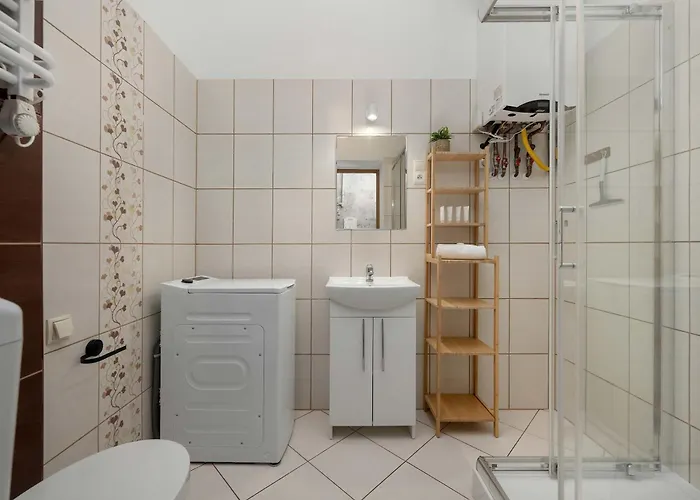 Spacious With Wifi & Smart Tv Remote Working By Renters Apartman