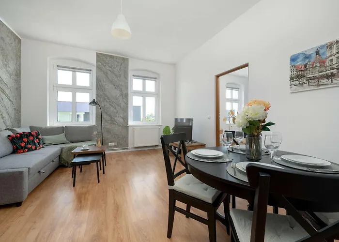 Apartman Spacious With Wifi & Smart Tv Remote Working By Renters *